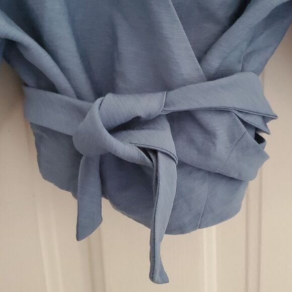 Corvera Vargas Luxury Wrap Crop - Picture 6 of 8